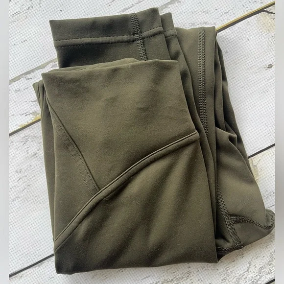 Lulu Green High Waist Leggings size 2 olive green - Picture 7 of 7